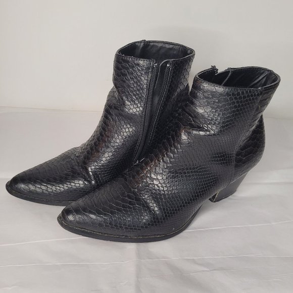 Coconuts by Matisse Black Snake Skin Embossed Leather Booties Ankle Boots - Picture 1 of 9